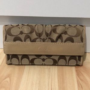 Coach billfold wallet